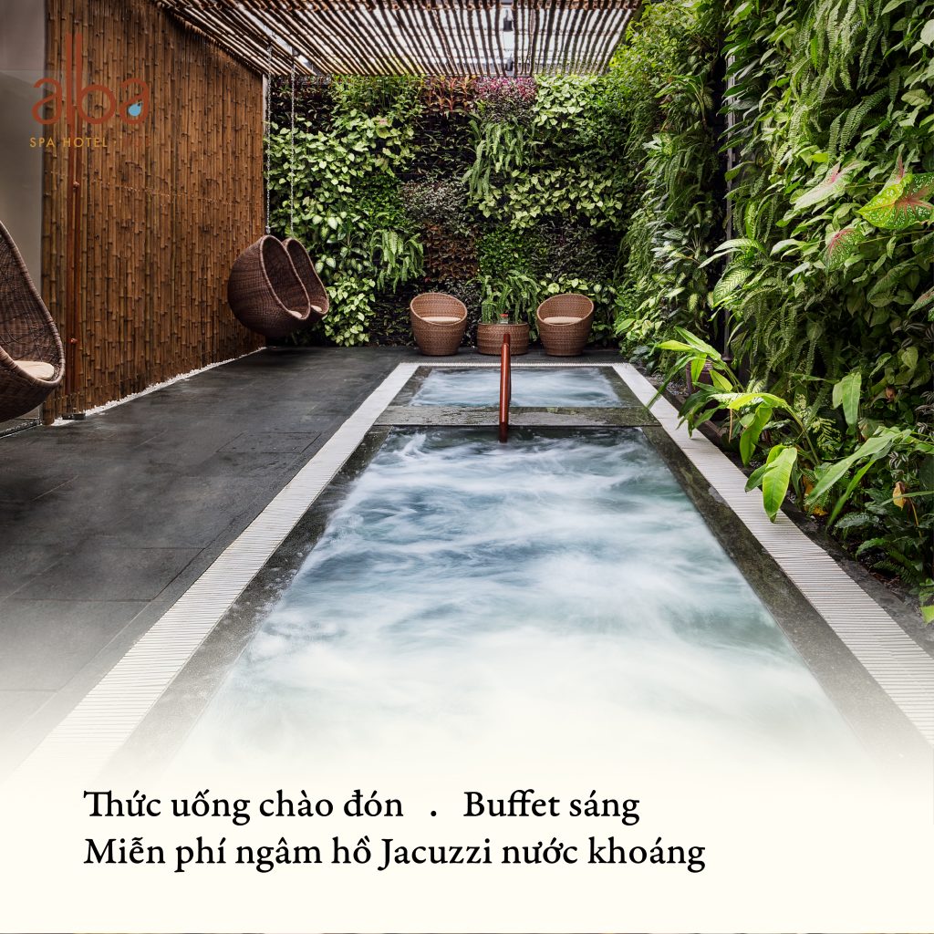 Jacuzzi pool with mineral water
